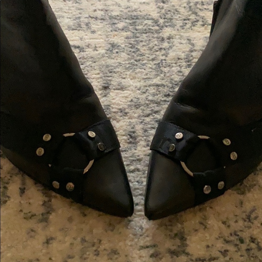 Shoes - Picture 2 of 4